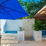 Villa Luxury Private 3bed Villa, Garden, Pool,security