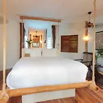 Encantada Hotel 4*
