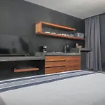 Modern Jungle Boutique W/ Amazing Amenities *