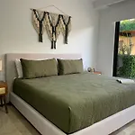 Menesse By Andiani Travel Apartamento *