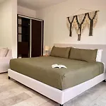 Menesse By Andiani Travel Apartamento