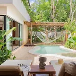 La Privada Villa, Aldea Zama, *