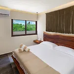 Adora Distinctive Residences *