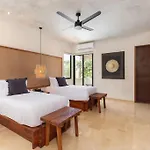 La Privada Villa, Aldea Zama, Villa *