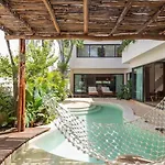 La Privada Villa, Aldea Zama, Villa *
