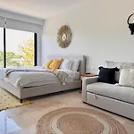 Menesse By Andiani Travel Apartamento *