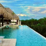 Apartamento 1 Rec. | Vista A La Jungla + Piscina Infinita + Amenidades Lx