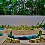 Apartamento 1 Rec. | Vista A La Jungla + Piscina Infinita + Amenidades Lx *