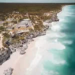 Holiday home Exclusive Building Infinity Pool And Gym Restaurants And Bar District Nearby