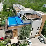 Holiday home Exclusive Building Infinity Pool And Gym Restaurants And Bar District Nearby