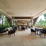 Ariel - Beach Club Access & Gym & Pool & Coworking