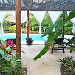 Hotel & Gardens