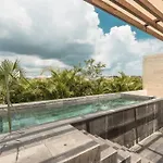 Mistiq B302 Paradise, Private Pool, Luxury Vila, Furnished Gateway