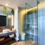 Bond - Centric & Private Plunge Pool & Club Access Apartamento *