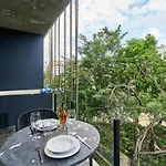 Bond - Centric & Private Plunge Pool & Club Access *