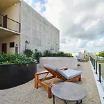 Bond - Centric & Private Plunge Pool & Club Access