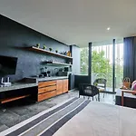 Bond - Centric & Private Plunge Pool & Club Access *