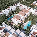 Charming Boho Entire Condo W Patio Swing