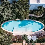 Charming Boho Entire Condo W Patio Swing