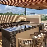 Exclusive Building Infinity Pool And Gym Restaurants And Bar District Nearby Tulum