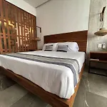 Apartment Iik: Stylish Retreat In Tulum's Heart *