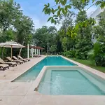 Apartment Encanto Private Balcony 2 Pools Gym Only 5 Minutes To Beaches *