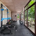 Apartment Encanto Private Balcony 2 Pools Gym Only 5 Minutes To Beaches