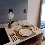 Palais - Functional Luxury Apartment