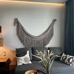 Cosy Studio, Sauna, Rooftop Pool