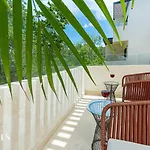 Apartment 2 Rec. | Roof C/infinity Pool + Jacuzzi | Amplio