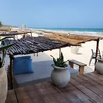 Pal Mar Glamtainer Hotel