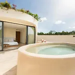 Villa Mistiq
