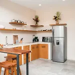 Kinah Retreat - Exclusive Boho Tropical Escape Apartment