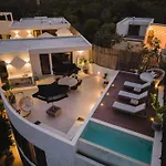 Luxury In L Huge Private Rooftop With Pool