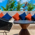 Apartamento Modern W Balcony & Pool La Veleta, - - A207 *