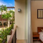 Modern W Balcony & Pool La Veleta, - - A207 Apartamento