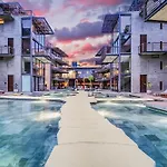 Waterworld 1br Cenote Rooftop Pools Gym *