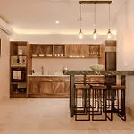 Lumina At Losantos Apartment *