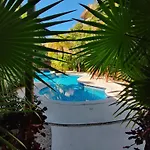 Spacious Penthouse With Private Rooftop In Gated Community *