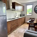 Super Comfortable With Office Space! Apartamento