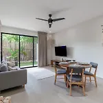 Downtown Penthouse With Private Pool, Rooftop Pool And Gym, Short Distance From Beaches, Restaurants & Nightlife Apartment
