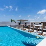 Downtown Penthouse With Private Pool, Rooftop Pool And Gym, Short Distance From Beaches, Restaurants & Nightlife * Tulum