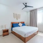 Downtown Penthouse With Private Pool, Rooftop Pool And Gym, Short Distance From Beaches, Restaurants & Nightlife Apartment