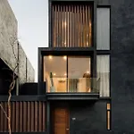Mar Y Miel Noir Modern