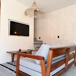 2 Private Pools & Bbq Apartment *