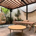2 Private Pools & Bbq Apartment *