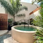 2 Private Pools & Bbq Apartment *