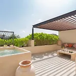 Paramar Beautiful 3 Bdr Ph Pvt Pool And Terrace *
