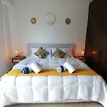 Stylish Studio W Premium Amenities Wifi 250Mb