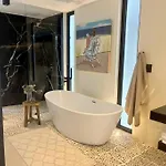Majestic The Ultimate Luxury Oasis With Pool *